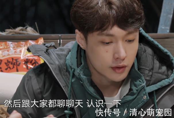 向往5穿幫:桌上的菜一會(huì)兒空盤一會(huì)兒滿,用了霍格沃茨的餐桌嗎