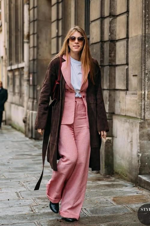 羽绒服下岗了！开年这样穿，时髦又大气！