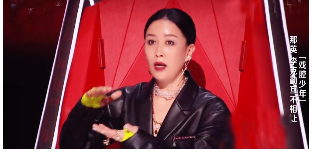 节目组|中国好声音:周深被节目组硬cue,3位导师按剧本扯关系,那英还踩一脚