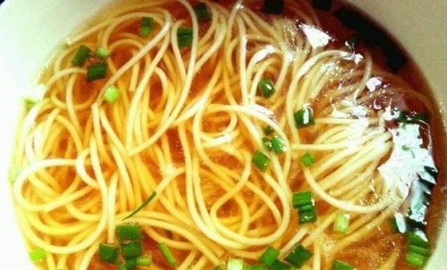 阳春面|教你做地道的阳春面，清香可口，汤浓，制作简单，营养可口