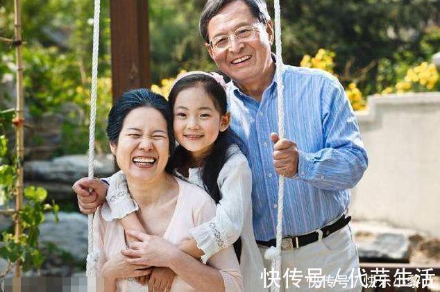 宝妈|姥姥怕外孙女太热,设计出“镂空”纸尿裤,网友直呼快大量生产