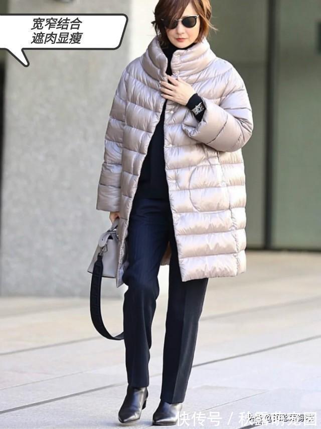 配饰 女人到了50岁别瞎穿,今年流行的“精简风”,照着穿时髦又减龄