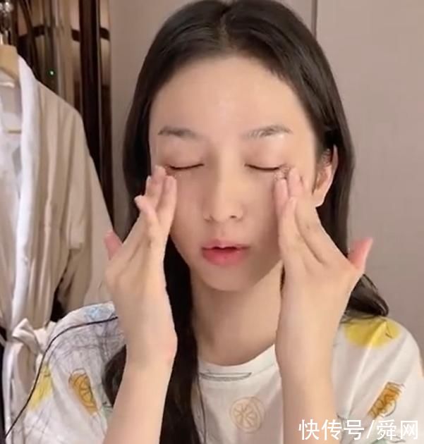 cp|氣氛組頭頭?周也上綜藝被夸像天使，《中餐廳5》與龔俊頻繁互動引熱議