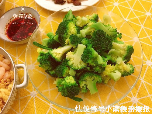 和儿子的日常晚餐,做了四个菜,荤素营养搭配,只花了25元,值了