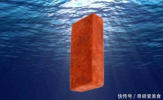 把一块砖扔进马里亚纳海沟,多久到海底砖头会不会被压碎