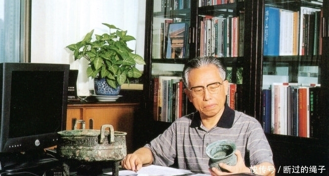 考古专家,花150万买下一把宝剑,被人认为赝品,如今值10亿