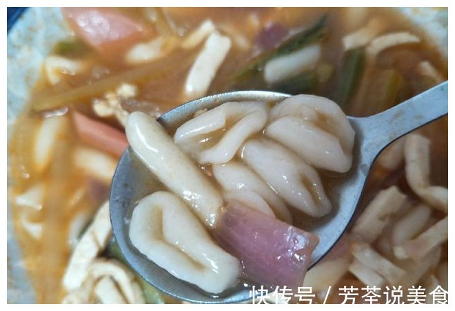 面食新做法，不用蒸馒头包子，简单一煮，孩子天天嚷着吃