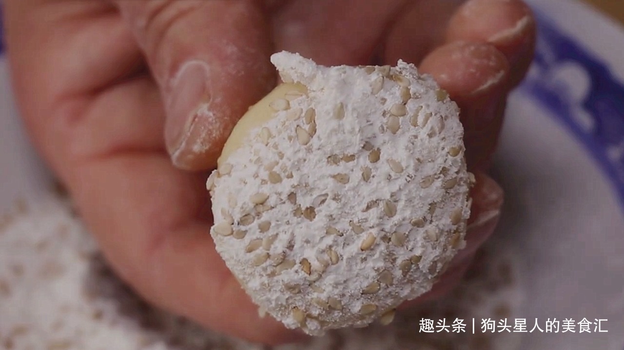 想吃面包不用出去买了,教你在家做,金黄酥脆会拉丝,柔软香甜