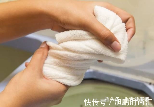 维生素e 50岁以上的老阿姨,想要告别黄脸婆,4个护肤妙招,方便又实用!