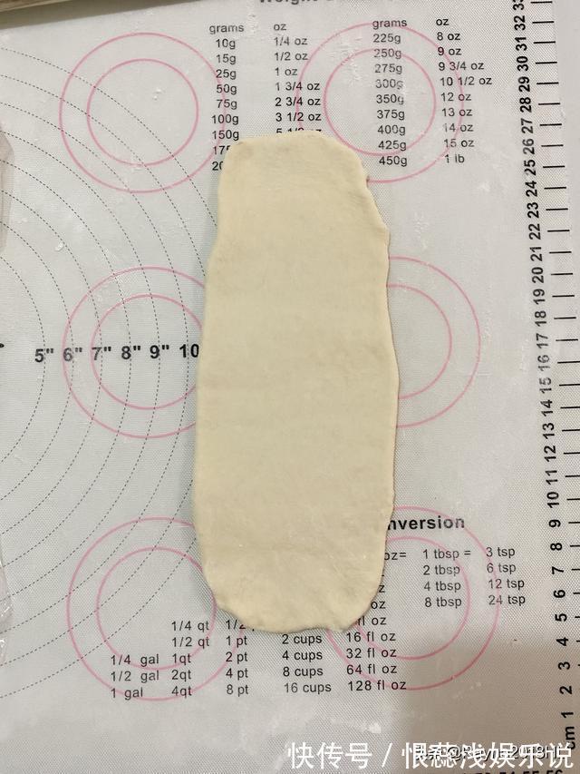 方形|适合夏季的淡咸味快手小餐包，松软咸香，营养丰富，好做又好吃