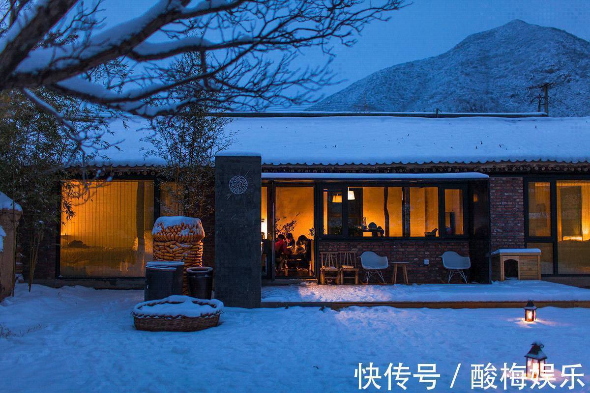 改造|2年砸下50万,他将土房改造成豪宅,见到雪中的庭院,我哭了