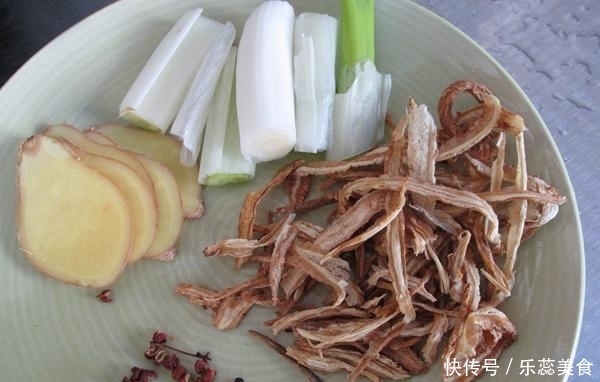 开春多给孩子吃这菜,再贵也别省,补气血还养肝,吃了更聪明