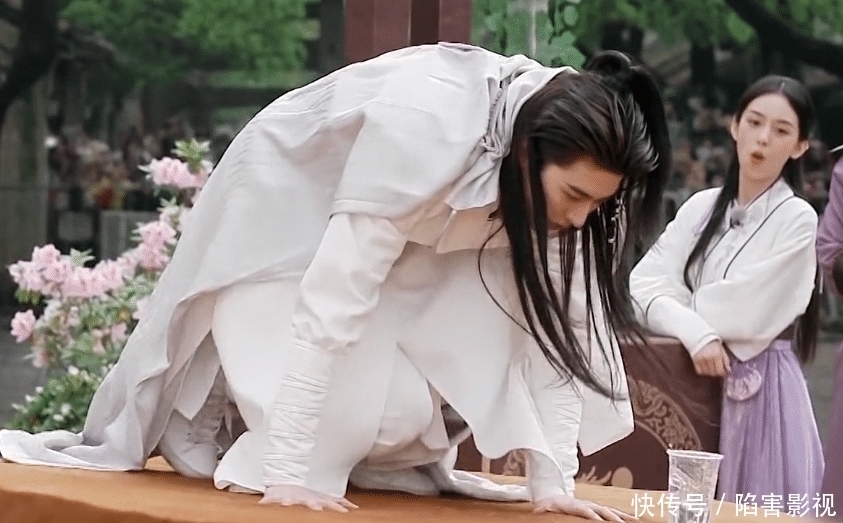 孟佳|跑男:蔡徐坤表演社会摇,沙溢摔倒在地,这期节目的道理好硬核