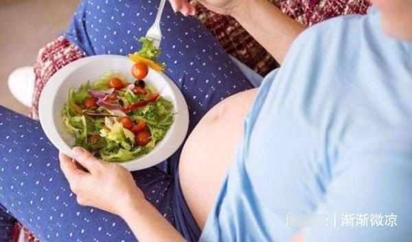 全家|孕妇孕吐太厉害，90后孕妈只吃泡面充饥，孩子出生后全家乱套了