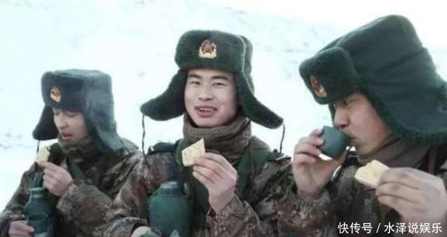 压缩饼干为什么抗饿看看泡水24小时的样子,网友怕了怕了