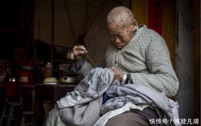  割肉|觉定法师：为救母甘心割肉，徒手建起一座寺庙，一件佛衣穿了一生