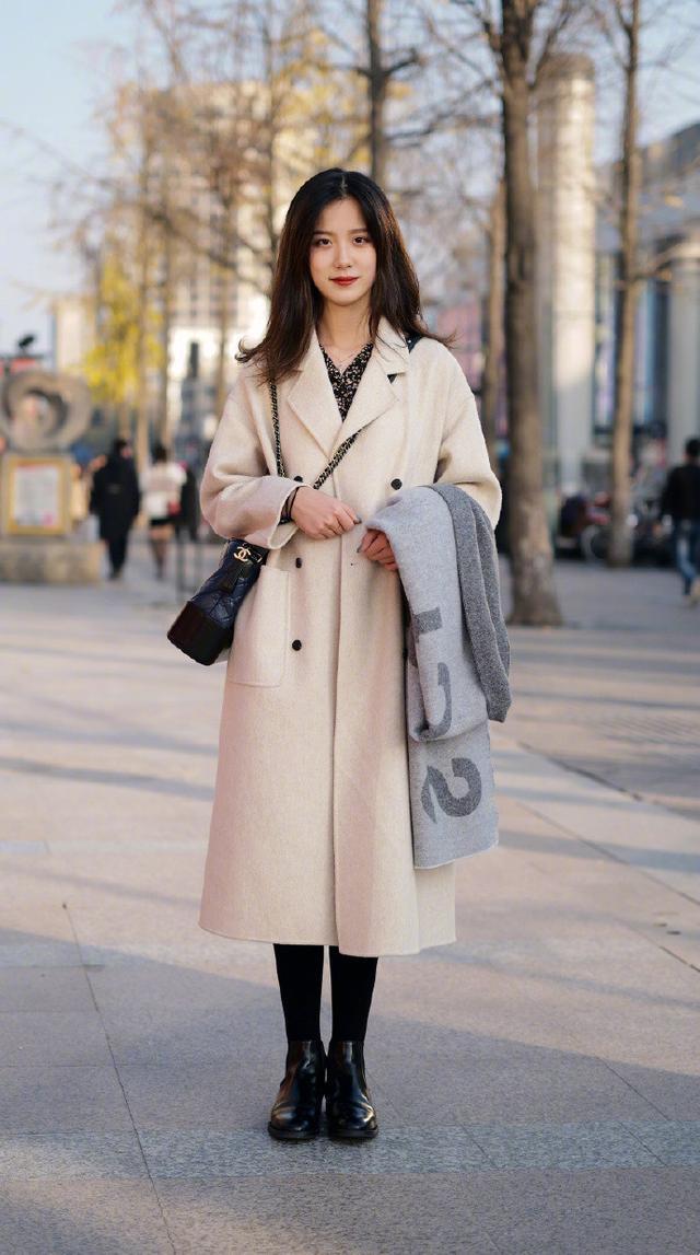 穿“打底裤”的时候,怎么摆脱“路人感”