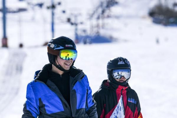 新疆迎来滑雪季|全民健身 | 滑雪季