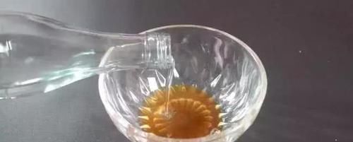 正气水|藿香正气水倒进白醋,一年省下好多钱,我也是刚看到,用途真厉害