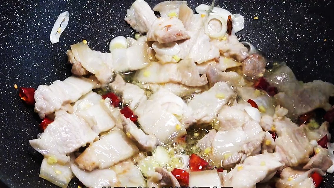 白菜炖粉条，直接下锅是大错！教你不外传的诀窍，做一锅都不够吃