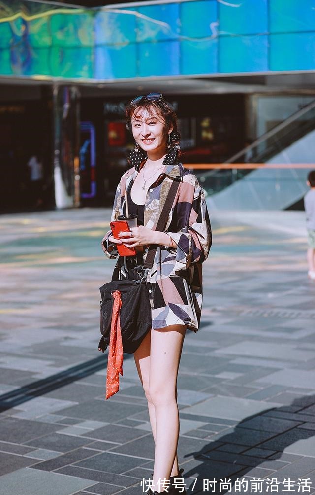 瑜伽裤","m":"7405088bf8c37eeeb2fa5d002c4dde73e99e28ee","nlabel":"stat_3045740437:zm.news.so.com:576O6aOf5rS75Zyw5Zu+,pageType_zmt,glevel_3","ntag":"tfashion;sfashion_时尚;kfashion_1:穿搭;kfashion_1:瑜伽裤;call_P:全类:时尚