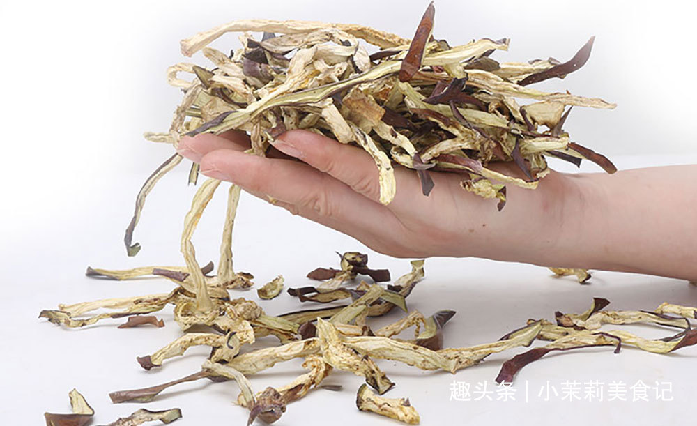 茄子干|晒茄子干，最忌直接晒和焯水，教您1招，不发黑更好吃，一年不坏