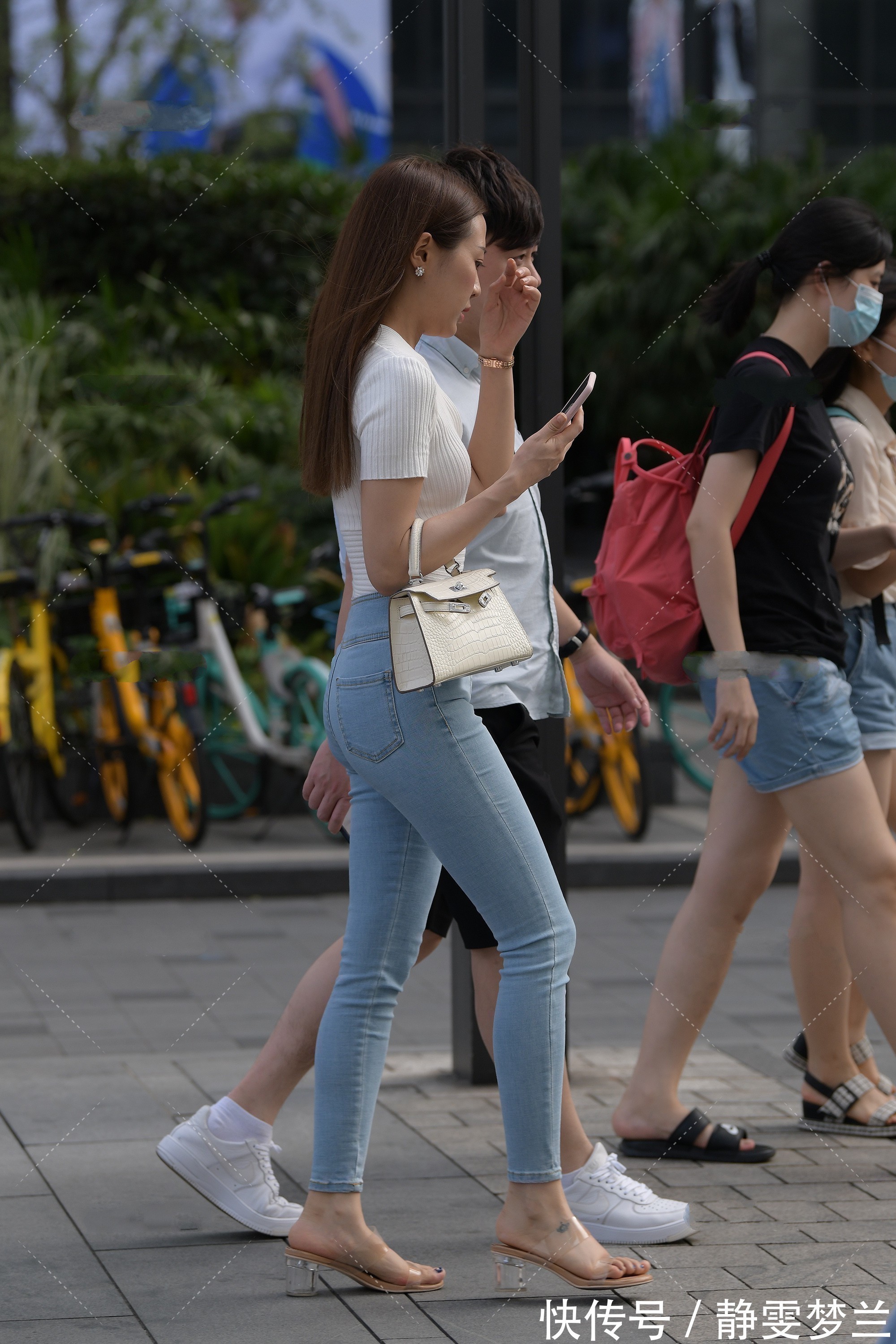 穿搭","m":"6f87278b616be833a061348f623c765f2a8c2e7","nlabel":"stat_3045467518:zm.news.so.com:572R5ri46ZuG5Lit6JCl,pageType_zmt,glevel_3","ntag":"tfashion;sfashion_时尚;kfashion_1:穿搭;kfashion_1:打底裤;cfashion_P:时尚:针织