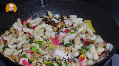 超简单的萝卜焖饭，我家午餐就爱这样吃，饭菜一锅搞定