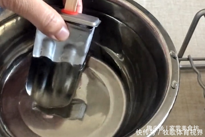 吃起来|夏天,想吃雪糕别再出去买了,教你一招,外皮香脆,越吃越上瘾