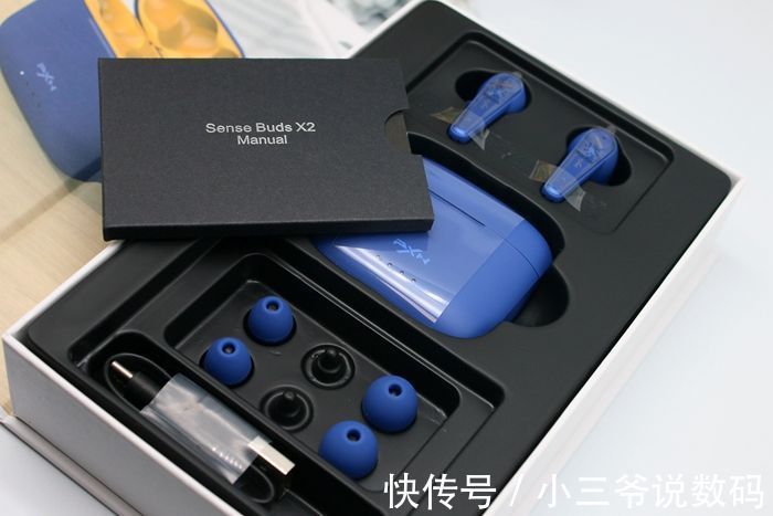 充电盒|PXN Sense Buds X2混合主动降噪耳机：手游玩家的新宠