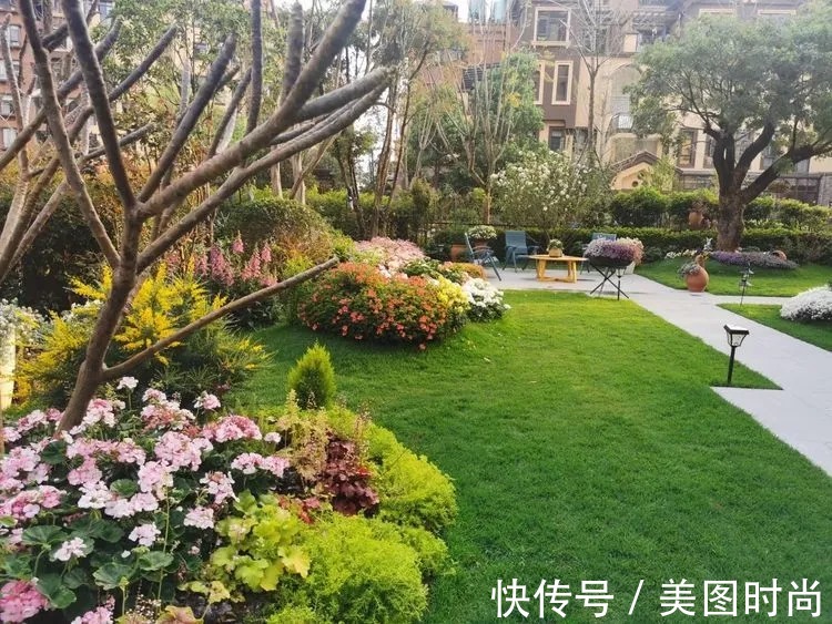 下午茶|一楼430㎡大院子，用1年半建成花园，网友：你这是建了个公园吧？