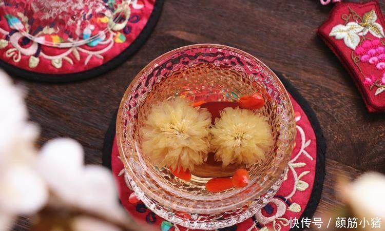 补气|常喝一杯黄芪水，3个好处或不请自来，但4种人不能喝，早知早受益