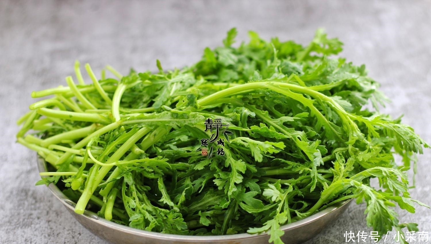 每到周末我都做这菜, 给家人清洁肠道, 好吃易做, 孩子也抢着吃