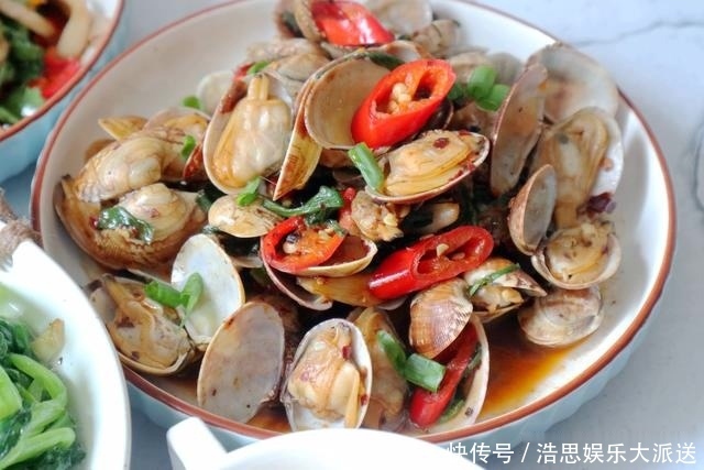 实惠|3口之家的午餐,20元烧了4道菜,实惠好吃,老公儿子都满意