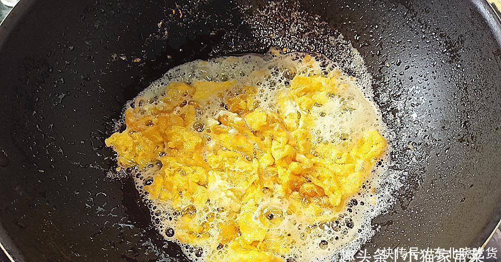 孩子|海鲜菇和豆腐一起做来吃,10分钟上桌,汤鲜味好,给孩子吃不错