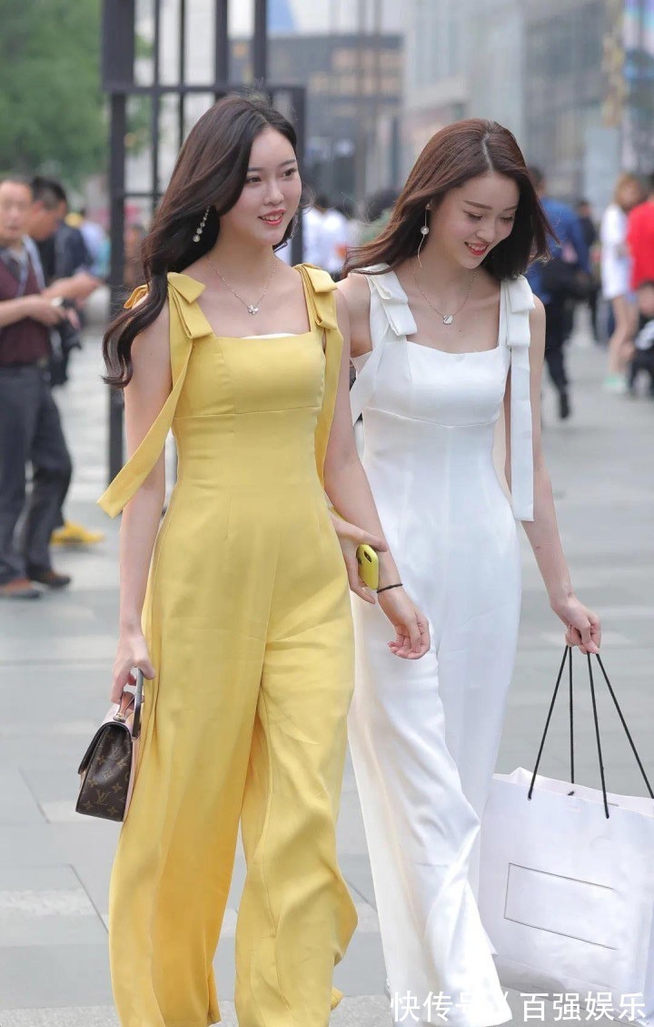 穿搭 穿连体阔腿裤出行的气质女生,造型时尚耐看,气质也显得洒脱自信