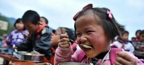 李玫瑾坦言吃饭时会有这3种“表现”的孩子，长大后多半没本事