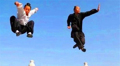 中国|中国第一女飞贼:拜高僧为师,靠轻功绝技飞檐走壁,24岁命丧黄泉