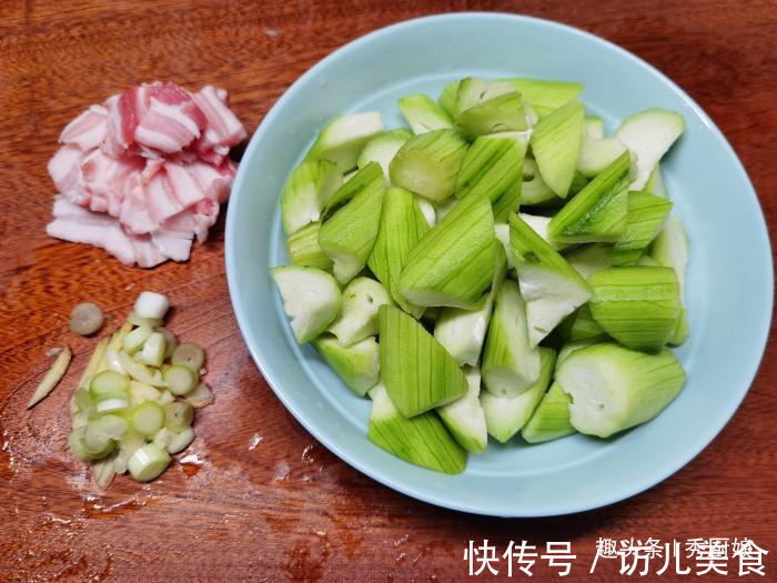 皮肤|6月抓紧吃此菜,维生素C含量极高,隔三差五吃,皮肤白嫩气色好