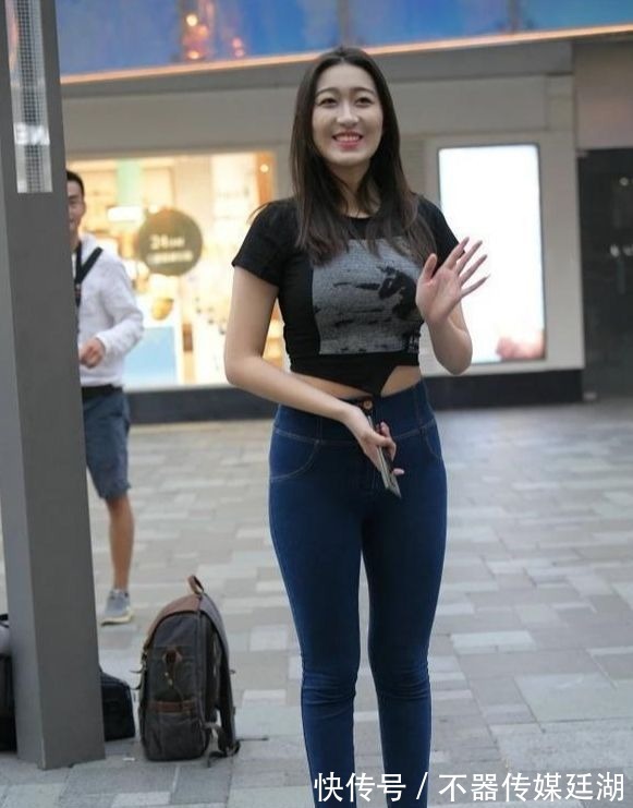 骨架|穿搭无需“保守”,“大骨架”女性从三点出发,身材高挑又不显胖