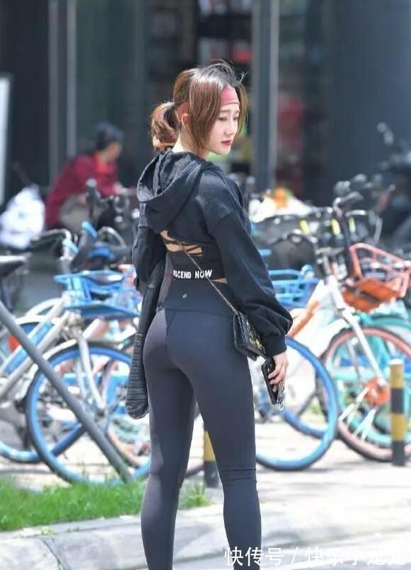 时髦 打底裤的穿搭带来骨感美,穿出女神气质,不仅时髦还无敌显瘦