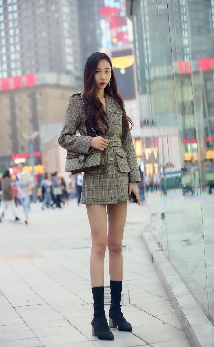 蕾丝|高跟鞋时尚穿搭，凸显出女性迷人的姿态