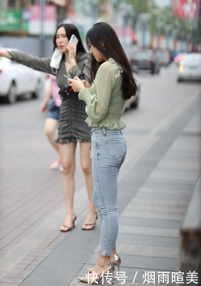 被穿得烂大街的牛仔裤,突然反转,小姐姐实在太懂了