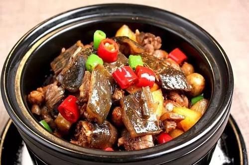美食推荐：乾坤土甲鱼，杂蔬肉片煲，莴笋炒鸡肉，麻婆豆腐的做法