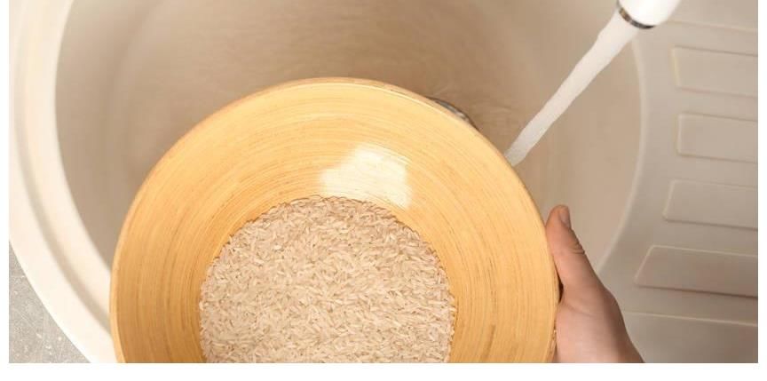 煮米饭，除了加水之外，2种调料不可少，米饭又香又软，粒粒分明