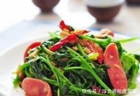 农村荒地生长的野菜,功效强悍,补钙、除口臭,你吃过吗?