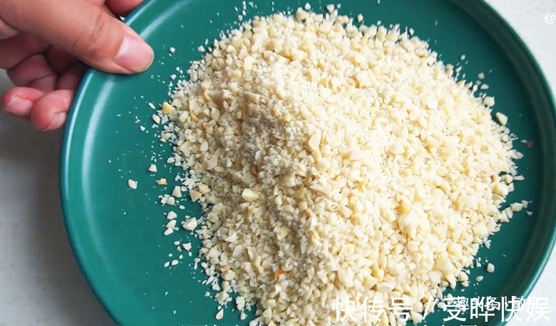 盆子|花生里放勺黑芝麻,酒店一碗38,在家做只花6元,香甜软糯好吃