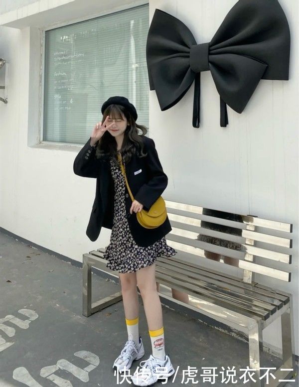 不知道春天穿什么好看？试试碎花裙吧！它能给你无尽少女感