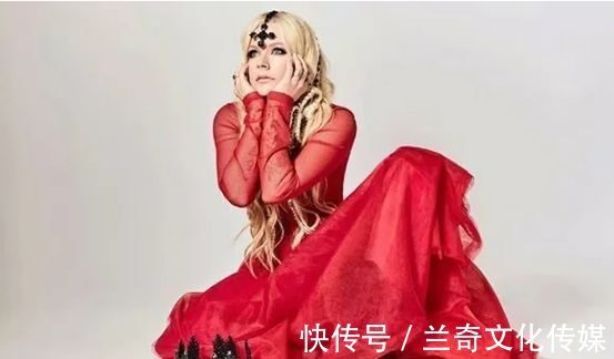 |PS搞笑恶搞:求大神换个比较美的背景