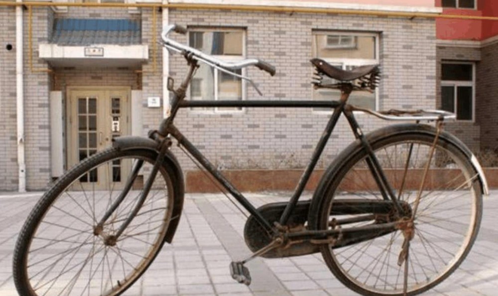 自行车|为什么抗战剧里，鬼子们都在地上跑，汉奸却骑自行车？